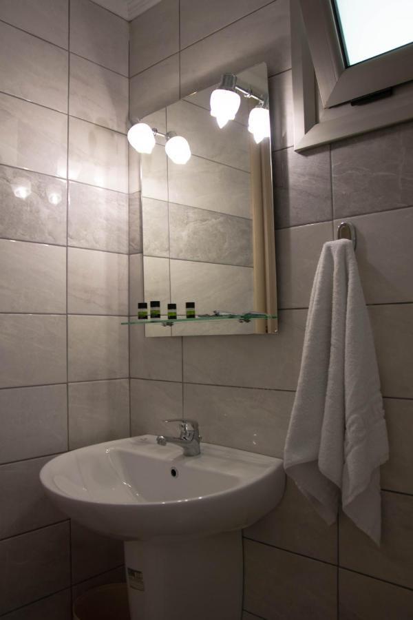 De La Hotel 2*
