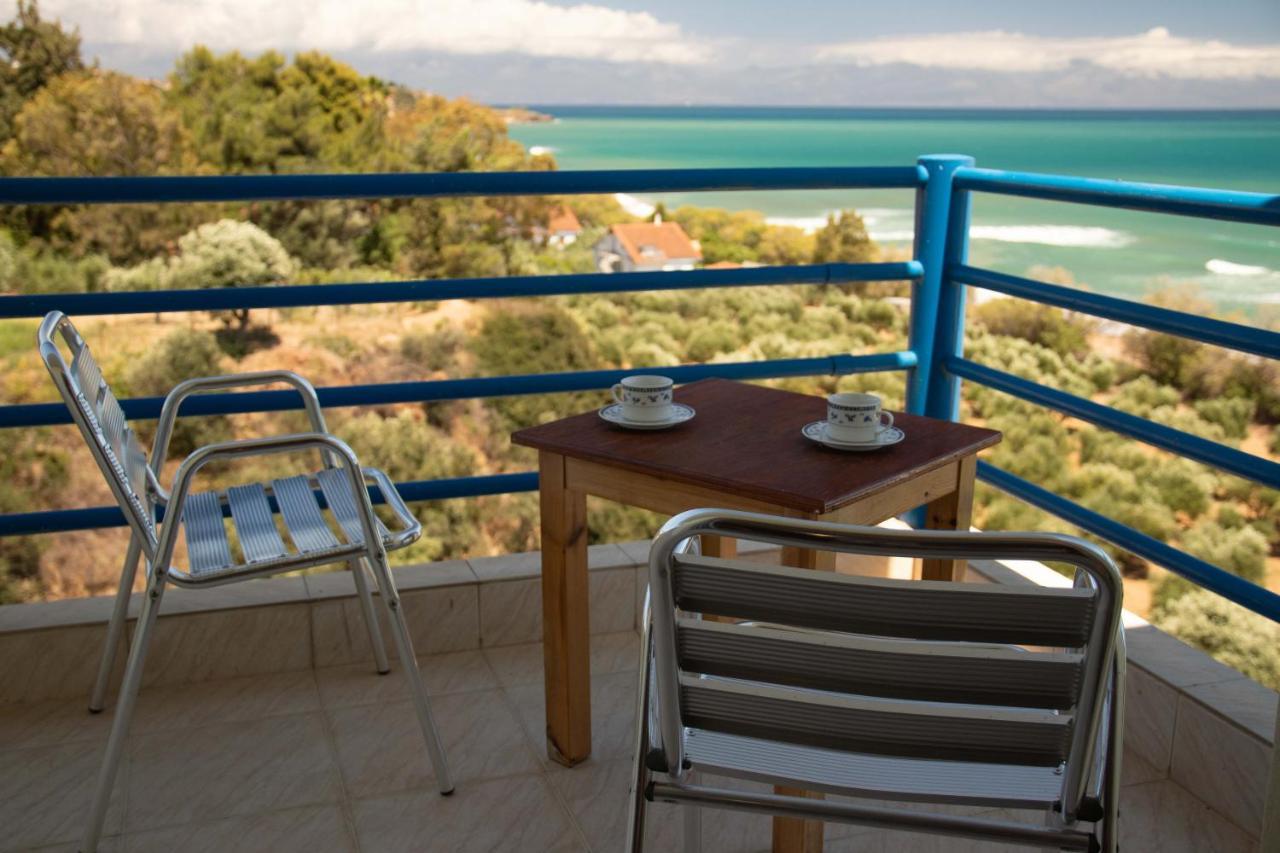 De La Hotel Koróni